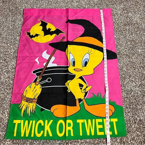 Vintage Tweety Bird Halloween House Flag Twick or Tweet 1997 Looney Tunes - Picture 3 of 12